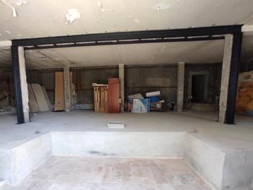Muuren afbreken en dan poutrel steken werken. 0465784727 beschikbaar voor biedingen