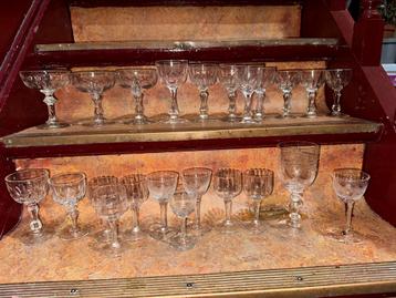 Lot de verres en cristal anciens – taillés / gravés, Enlèvement ou Envoi