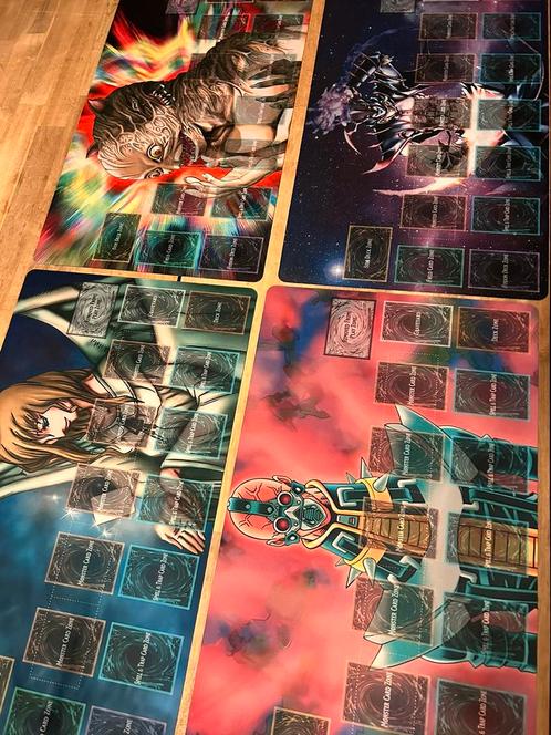 Yu-Gi-Oh playmats met Old School design, Hobby en Vrije tijd, Verzamelkaartspellen | Yu-gi-Oh!, Zo goed als nieuw, Ophalen of Verzenden