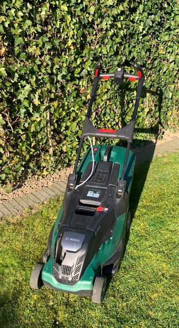 Grasmaaier Bosch Advanced Rotak 750 incl handleiding Weinig, Tuin en Terras, Ophalen, Gebruikt, Elektrische grasmaaier, Opvangzak