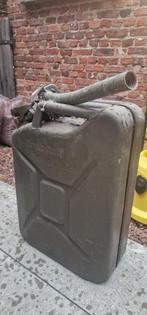 Oude metalen jerrycan 20l inclusief petroleum, Ophalen, Gebruikt