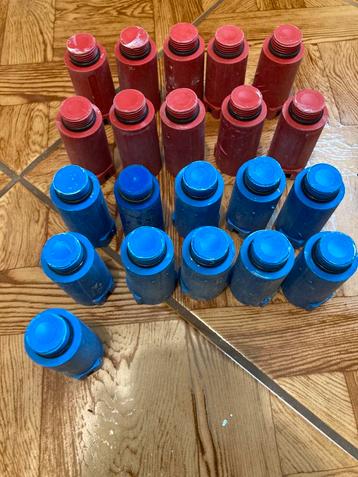 Afsluitpluggen voor waterleidingen en afvoerbuizen. beschikbaar voor biedingen