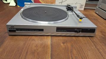 JVC platenspeler met versterker beschikbaar voor biedingen