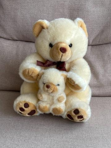 Teddybeer met zijn baby