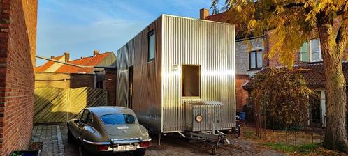 tiny house, Caravans en Kamperen, Caravans, Particulier, tot en met 2, Lengtebed, Vast bed, Airco, Douche, Koelkast, Microgolfoven