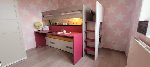 Perfecte hoogslaper Fuchsia met bureau., Kinderen en Baby's, Kinderkamer | Stapelbedden en Hoogslapers, Zo goed als nieuw, Hoogslaper