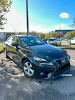 LEXUS IS300H DYNAMIC •1E HANDS LEXUS VOLLEDIG ONDERHOUD, Auto's, Automaat, Leder, 5 deurs, Parkeersensor
