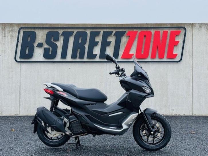 LIQUIDATIE DEMO-PRIJS! Aprilia SR GT 125, Motoren, Motoren | Aprilia, Bedrijf, Scooter, ABS, Ophalen