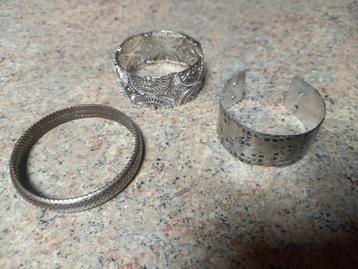 Armbanden beschikbaar voor biedingen