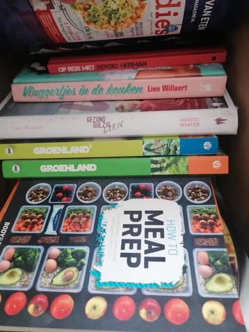 Doos kookboeken / magazines beschikbaar voor biedingen