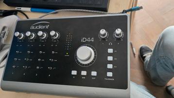 Audient ID44, Enlèvement ou Envoi, Comme neuf