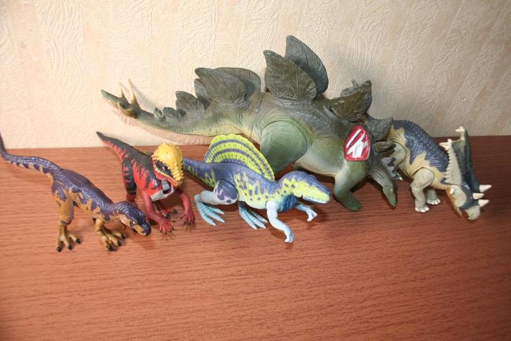 Kenner Jurassic Park / Lost world en nieuwer dinos, Verzamelen, Poppetjes en Figuurtjes, Ophalen of Verzenden