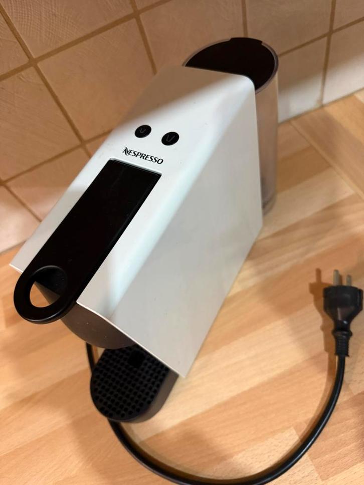 Machine à café Nespresso Krups – Compacte & efficace, Electroménager, Cafetières, Comme neuf, Enlèvement