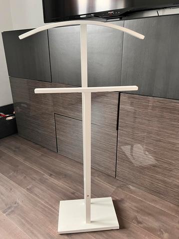Kledingrekje dressing  beschikbaar voor biedingen