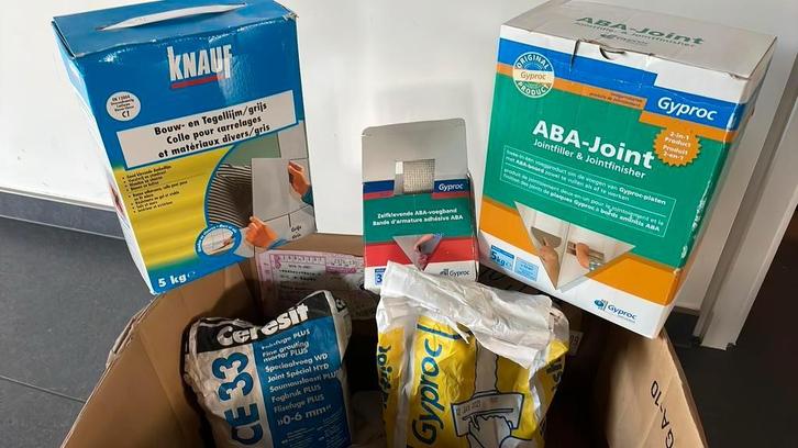 Restjes tegellijm en gyproc finisher, Doe-het-zelf en Bouw, Overige Doe-Het-Zelf en Bouw, Zo goed als nieuw, Ophalen