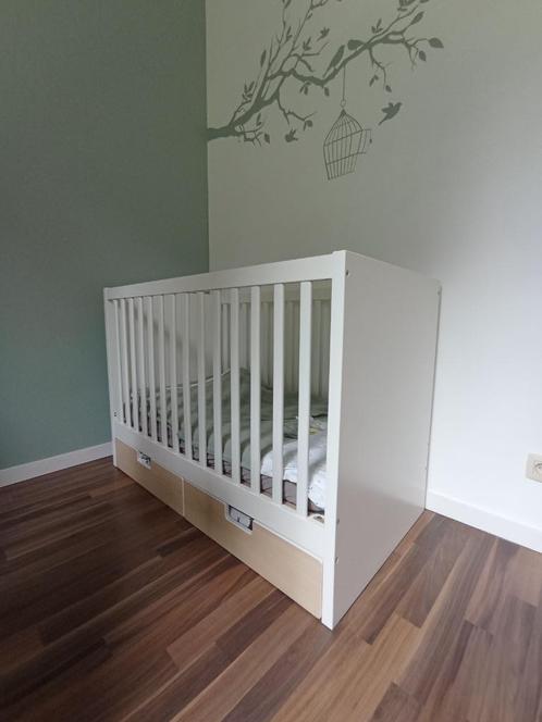 Lit bébé Ikea 60x120 avec matelas, Enfants & Bébés, Chambre d'enfant | Lits, Utilisé, Moins de 140 cm, Moins de 70 cm, Sommier à lattes