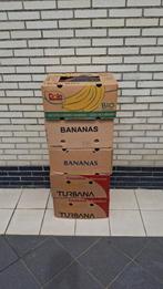 Bananendozen (5 stuks) met kleding., Ophalen, Gebruikt