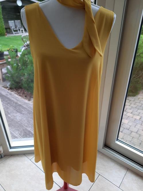Mooie jurk COP. COPINES - M, Kleding | Dames, Jurken, Zo goed als nieuw, Maat 38/40 (M), Geel, Knielengte, Ophalen of Verzenden