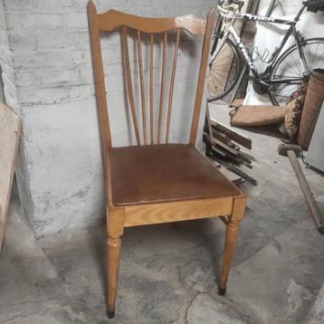 houten keuken stoelen, 6 stuks beschikbaar voor biedingen