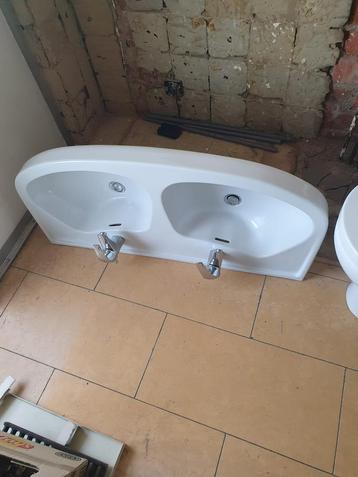 Lavabo, wasbak, zie afmetingen beschikbaar voor biedingen