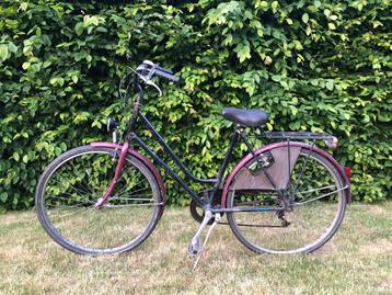 Damesfiets beschikbaar voor biedingen