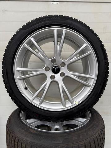 8MM 19’’ TESLA MODEL Y VELGEN WINTERBANDEN ORIGINEEL TPMS GE beschikbaar voor biedingen
