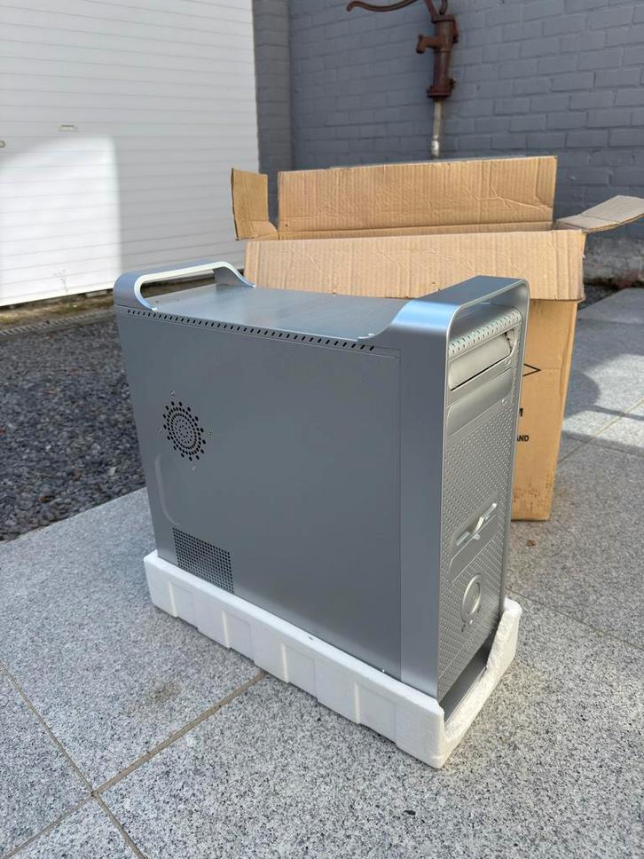 Computer behuizen, nieuw van Q-tec - lege kast!, Computers en Software, Computerbehuizingen, Nieuw, Ophalen