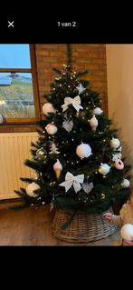 Triumph Tree Forest Frosted  kunstkerstboom H155 x Ø119 cm, Huis en Inrichting, Woonaccessoires | Kunstplanten en Kunstbloemen