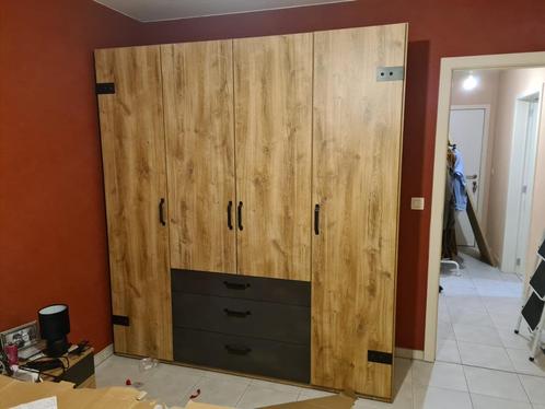 Kleerkast, Huis en Inrichting, Kasten | Kleerkasten, Zo goed als nieuw, 200 cm of meer, 200 cm of meer, 50 tot 75 cm, Met lade(s)