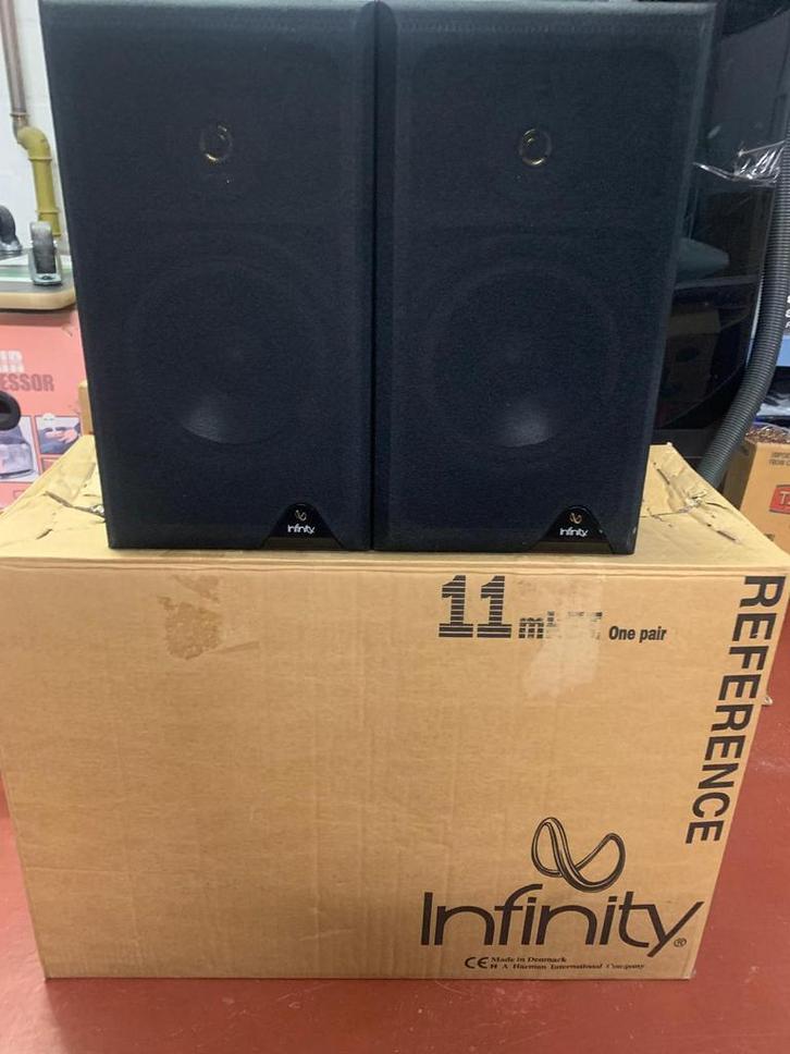 Twee verticale Infinity speaker en een horizontale speakers, Audio, Tv en Foto, Luidsprekerboxen, Zo goed als nieuw, Front, Rear of Stereo speakers