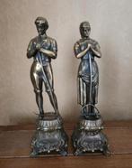Set van 2 bronzen beelden, Ophalen