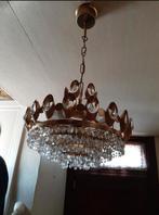 Magnifique lustre, Enlèvement