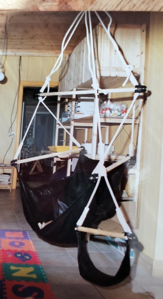 Mooie lederen hangzetel, Huis en Inrichting, Zetels | Zetels, Gebruikt, Eenpersoons, Hout, Leer, Ophalen