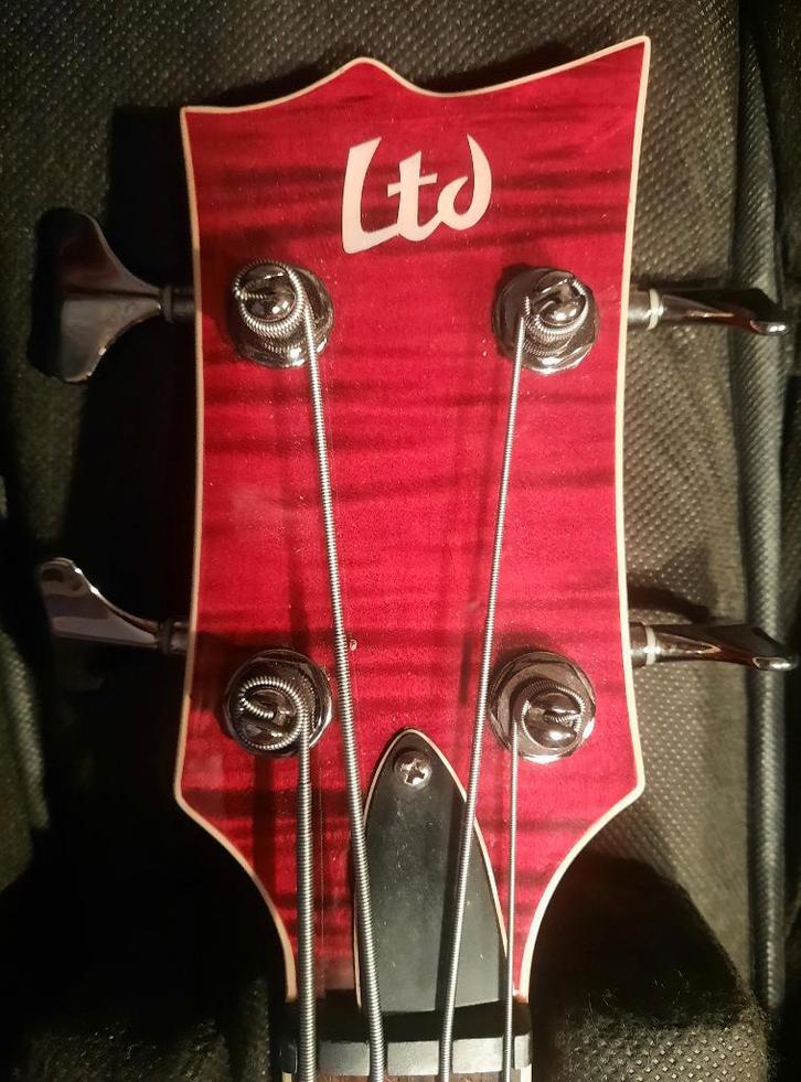 LTD/ESP viper 414, Musique & Instruments, Instruments à corde | Guitares | Basses, Utilisé, Électrique, Enlèvement