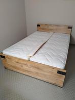 Modern bed 2-persoonsbed 140x200 + matrassen +lattenbodems, Huis en Inrichting, Slaapkamer | Bedden, 140 cm, Zo goed als nieuw