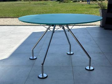 Tecno Nomos design tafel beschikbaar voor biedingen
