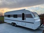 Adria 663HT winter bij 08/2025 met hydrolische steunen, Caravanes & Camping, 8 mètres et plus, Lit Queen size, Particulier, Adria
