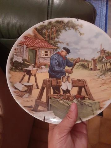 Vintage wandbord Royal Schwabap – klompenmaker (1994) beschikbaar voor biedingen