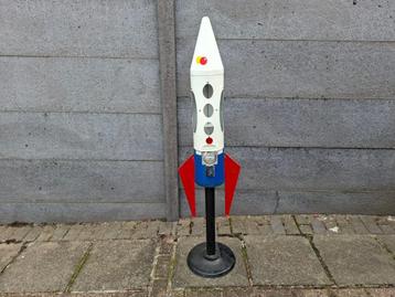 Raket kauwgom automaat  beschikbaar voor biedingen