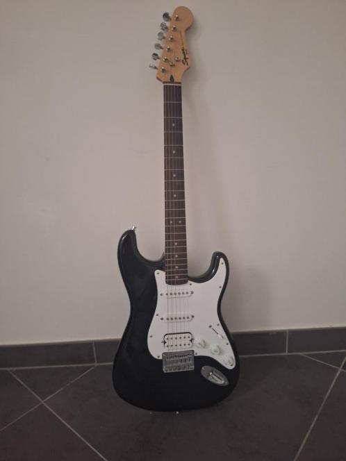 Squier Buller fender + Boss GT-1 Te koop, Muziek en Instrumenten, Snaarinstrumenten | Gitaren | Elektrisch, Zo goed als nieuw