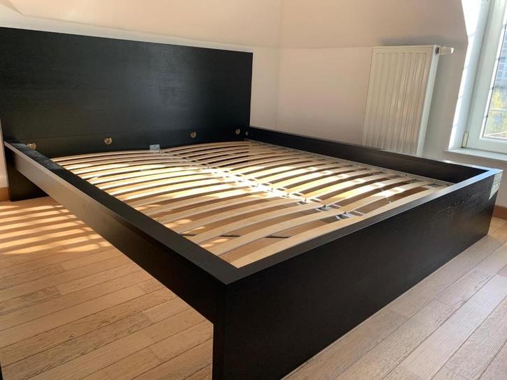 Bed: frame + boxspring + steun + matras, Huis en Inrichting, Slaapkamer | Bedden, Zo goed als nieuw, 180 cm, 200 cm, Hout, Zwart
