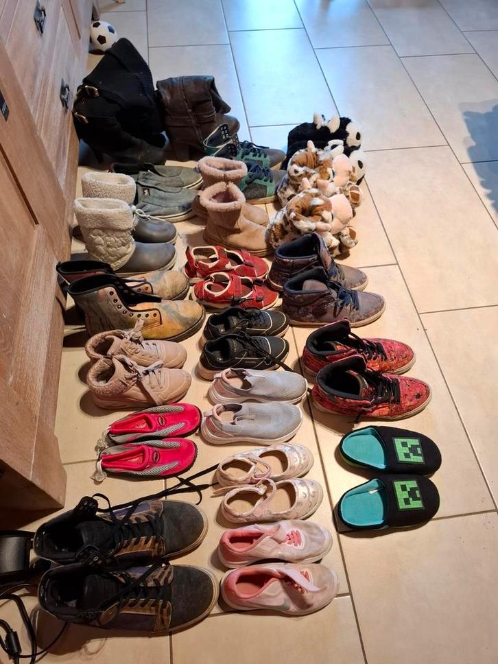Lot schoenen [ 20 paar ], Kleding | Dames, Schoenen, Gedragen, Sneakers, Ophalen