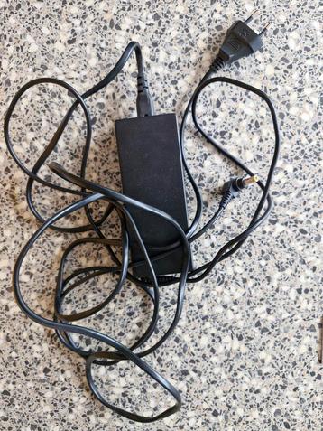 AC Adapter Fujitsu beschikbaar voor biedingen
