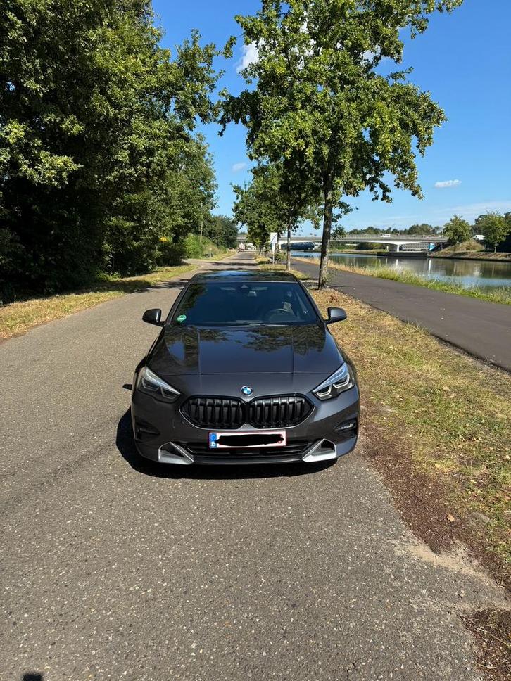 BMW 218i Sport Line, veel opties, Auto's, BMW, Particulier, ABS, Achteruitrijcamera, Adaptive Cruise Control, Airbags, Airconditioning