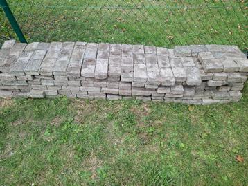 Gratis betonklinkers 12 breed 6 hoog beschikbaar voor biedingen