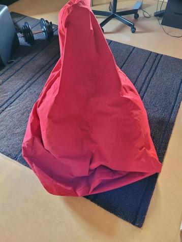 Pouf beschikbaar voor biedingen