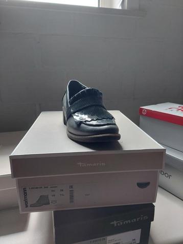 lage schoenen beschikbaar voor biedingen