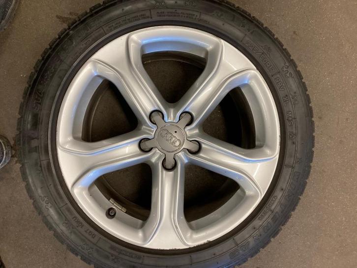 4 zilveren aluminium velgen (AUDI) met winterbanden (17'), Auto diversen, Overige Auto diversen, Ophalen