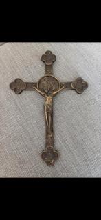 Koperen kruis. 24cm hoog en 17 cm breed, Antiek en Kunst, Antiek | Religieuze voorwerpen, Ophalen of Verzenden