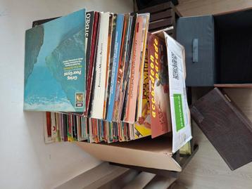+- 125 LP Platen allerlei + handige koffers beschikbaar voor biedingen